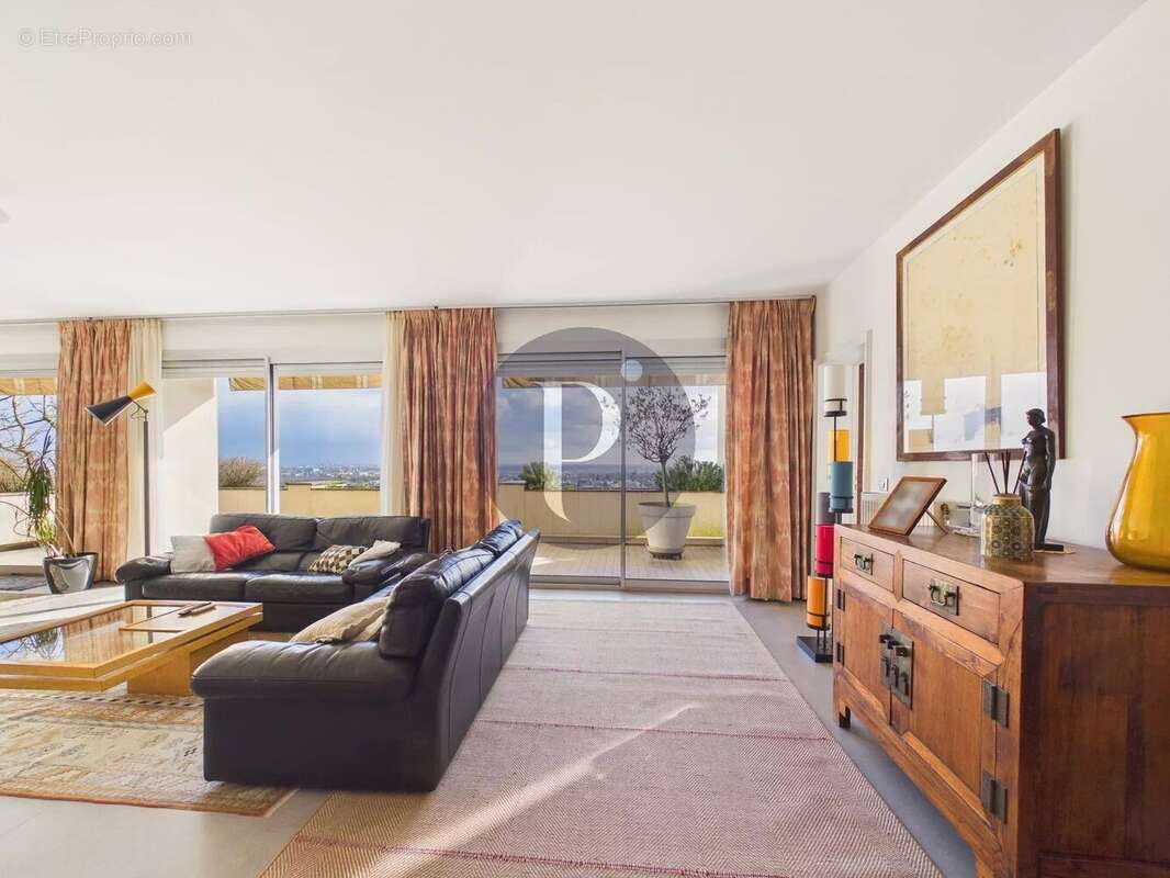 Maison à LE PLESSIS-ROBINSON