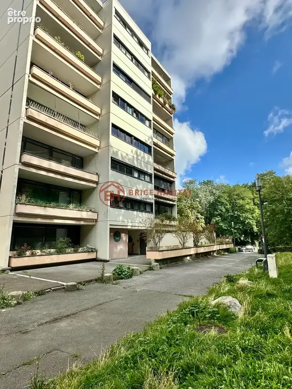 T2 avec terrasse et parking - photo 11