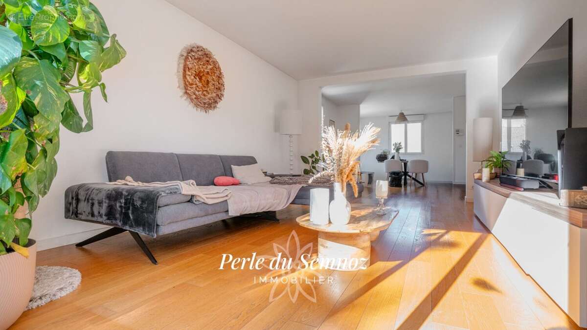 Appartement à QUINTAL
