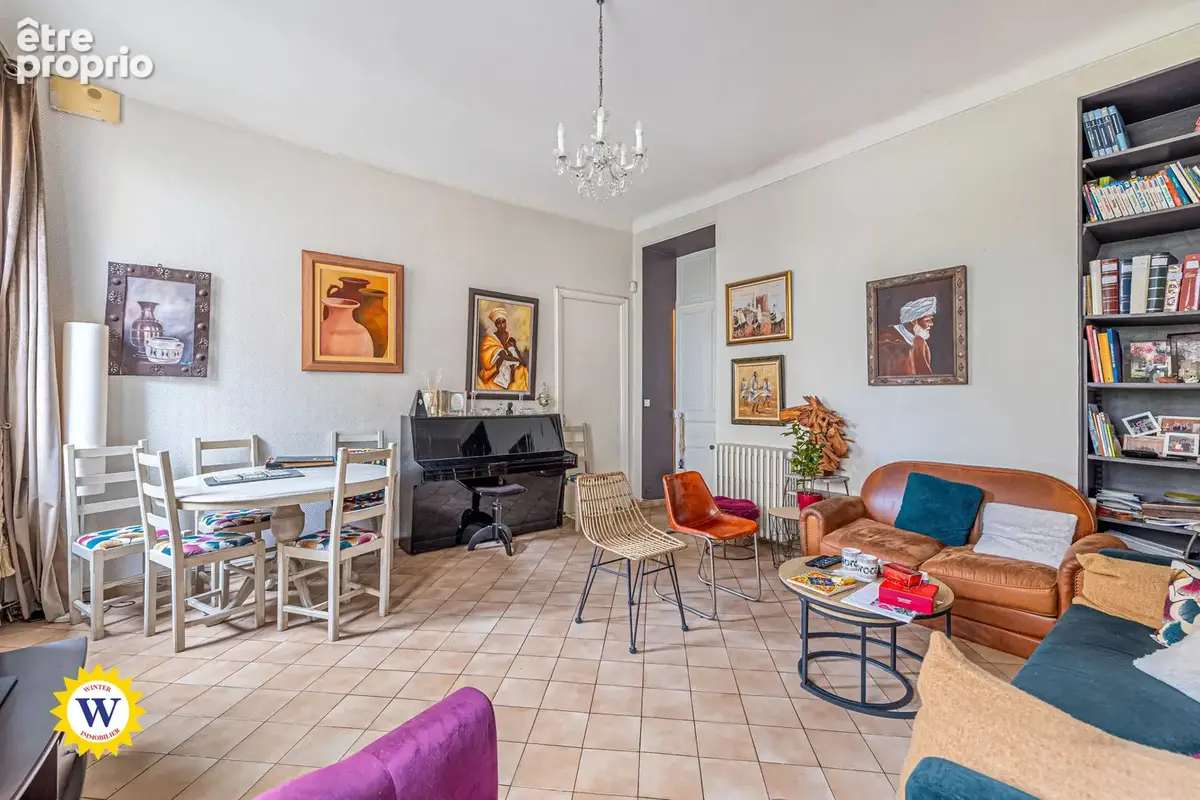 Appartement familial avec terrasse à rénover, proche gare et tram - photo 3