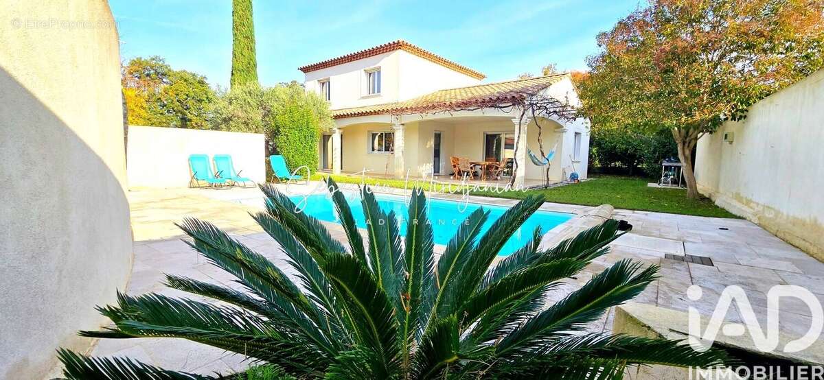 Photo 2 - Maison à LA CRAU