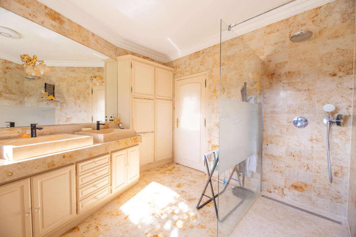 Maison à MANDELIEU-LA-NAPOULE