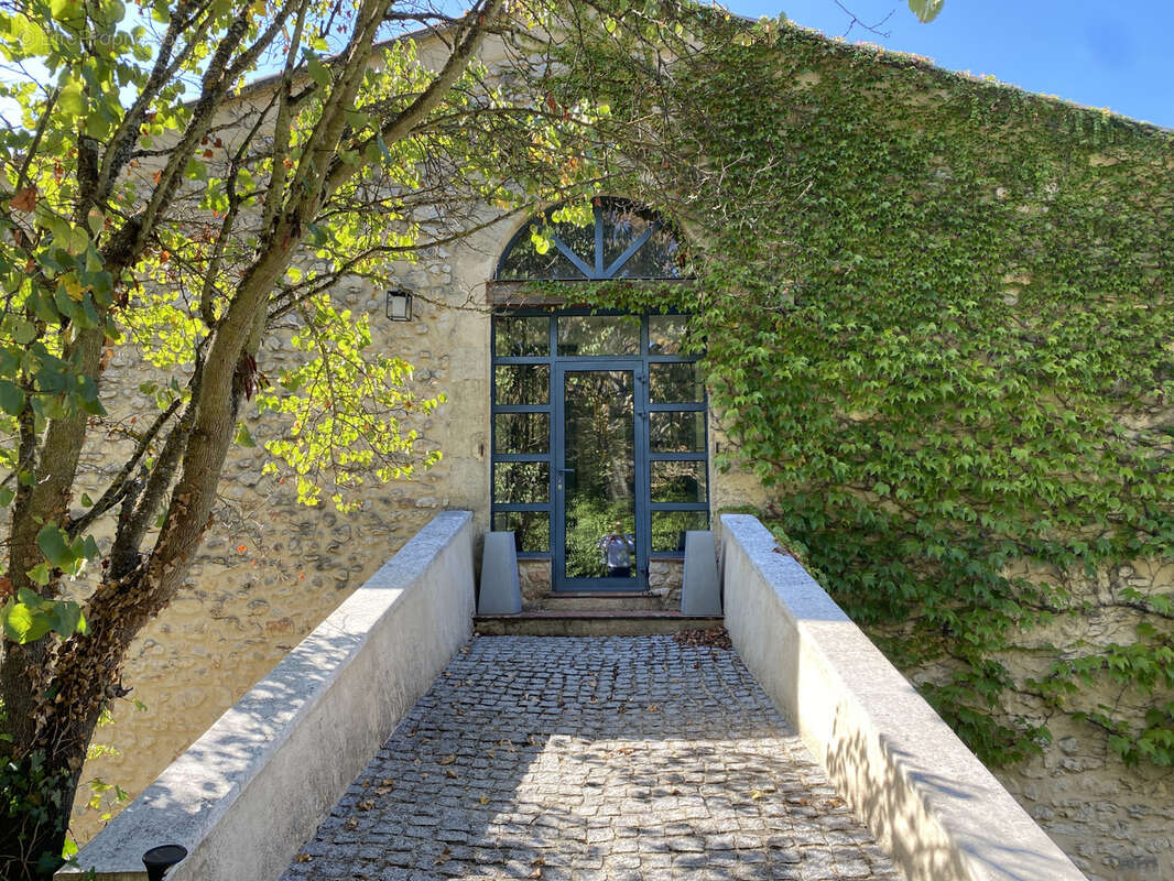 Autre à GRAMBOIS