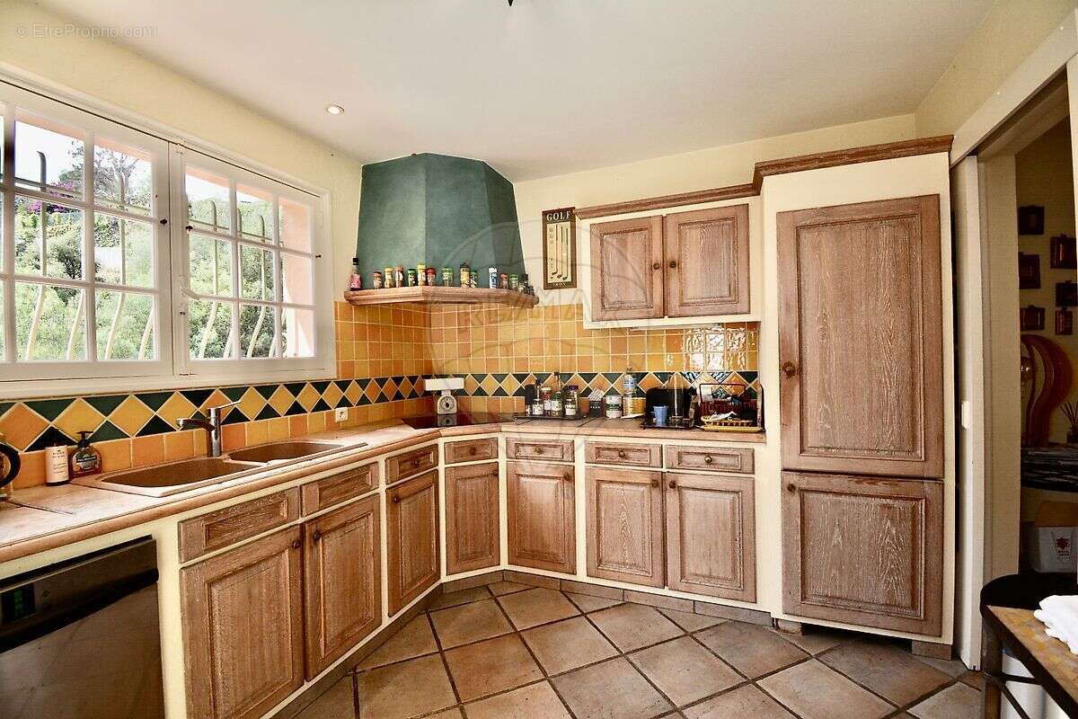 Maison à THEOULE-SUR-MER