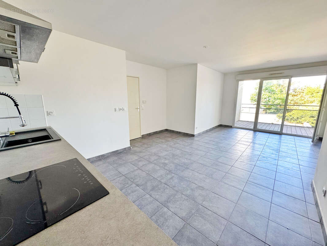 Appartement à PIERRE-BENITE
