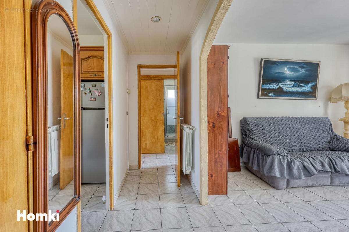 Appartement T4 de 71 m2 à Le Pradet 83220, Rue Eugène Fromentin - photo 5