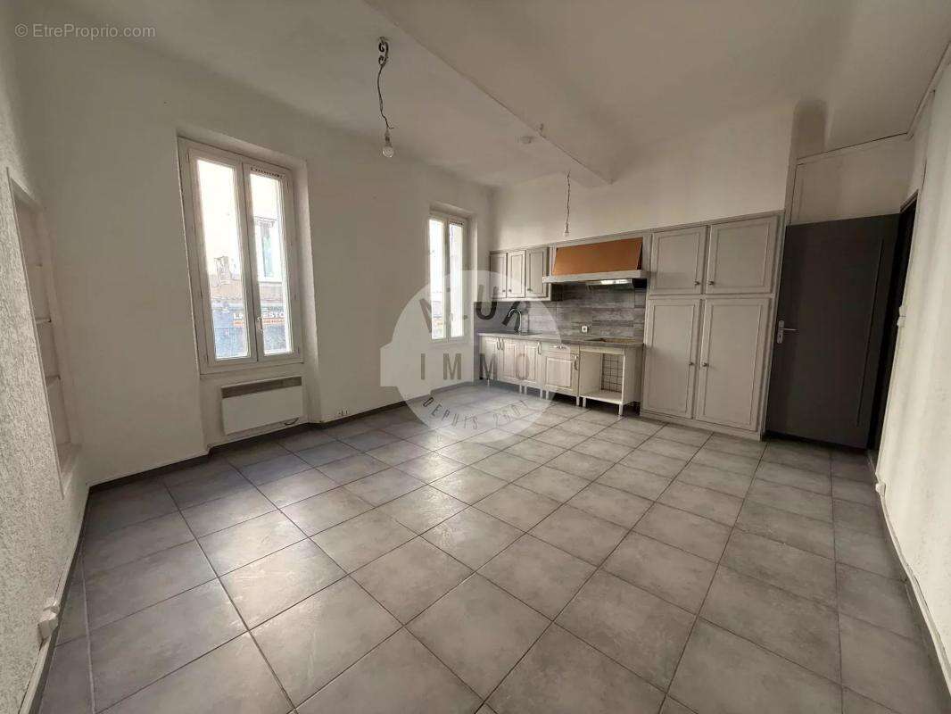 Appartement à ROQUEVAIRE