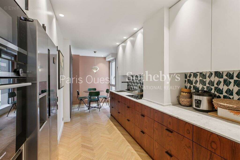 Appartement à NEUILLY-SUR-SEINE