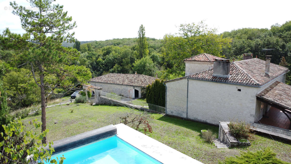 Maison à MONTAIGU-DE-QUERCY