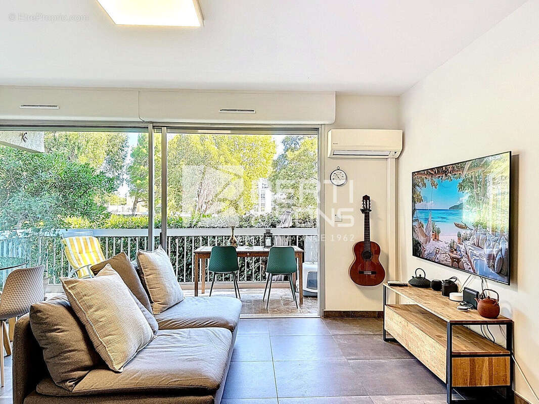 Exclusivite  - appartement 2 pieces renove - terrasse - jardin 100m² - parking - cave - photo 3