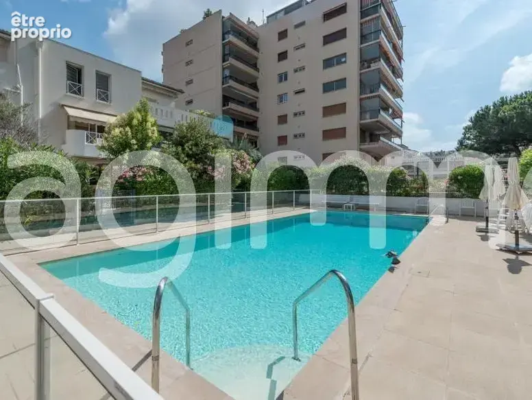 Appartement 2 pièces, Cannes basse Californie en rez-de-jardin avec véranda - photo 11