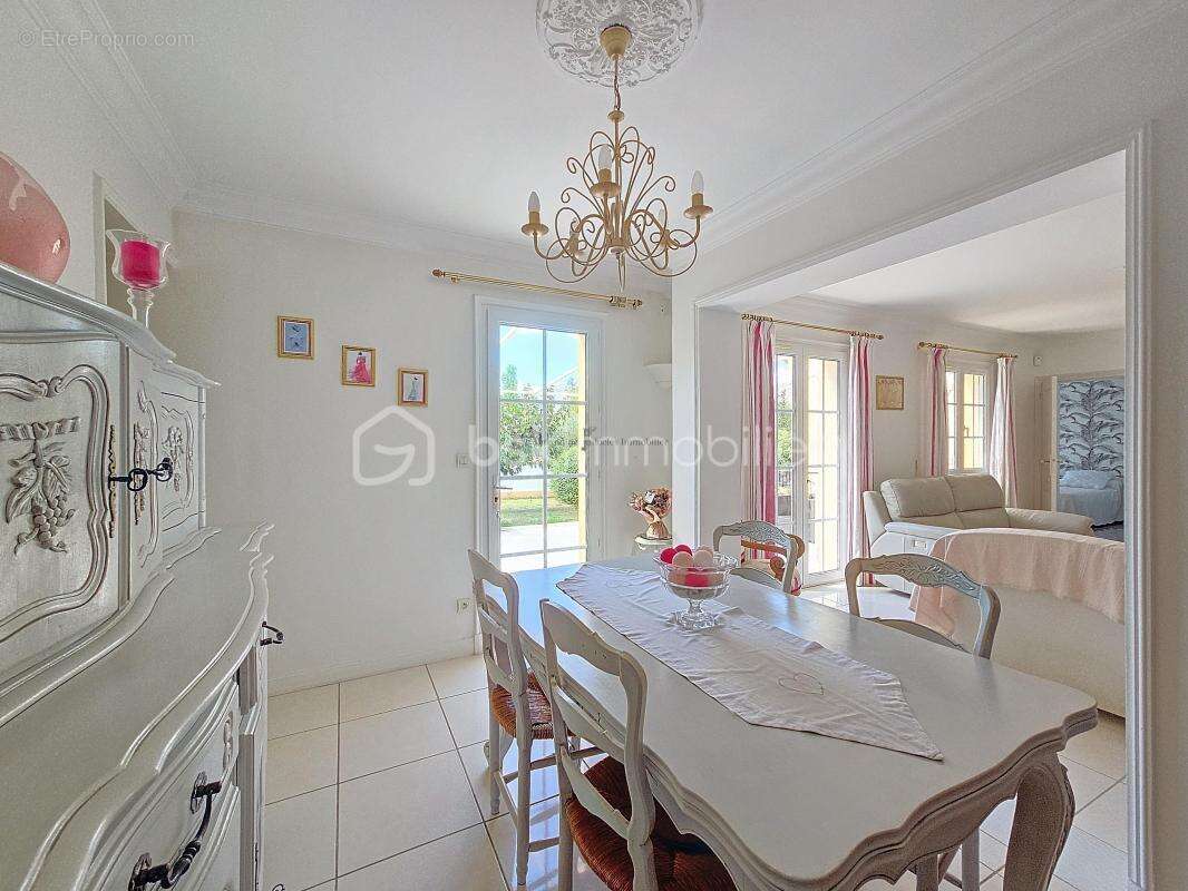 Maison à ROQUEVAIRE