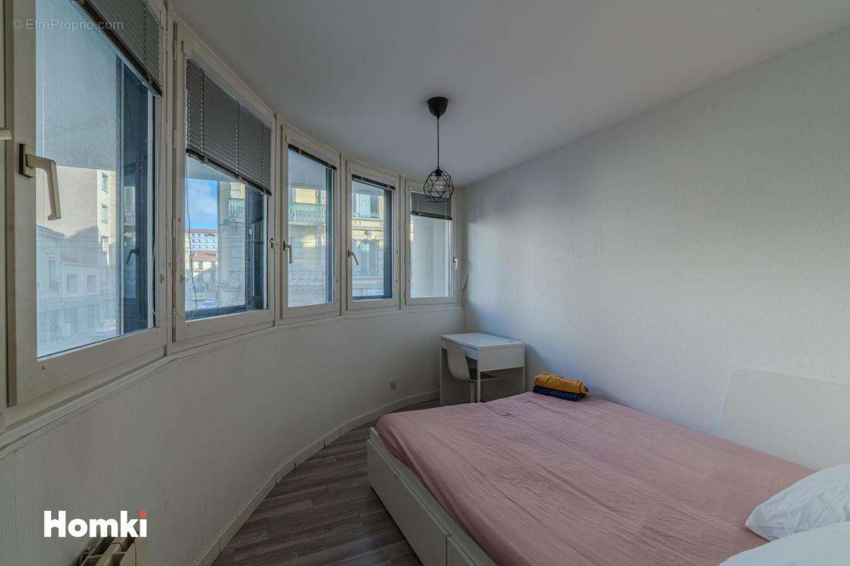 Appartement T4 de 80 m2 à Saint-Étienne 42000, Rue Charles de Gaulle - photo 8