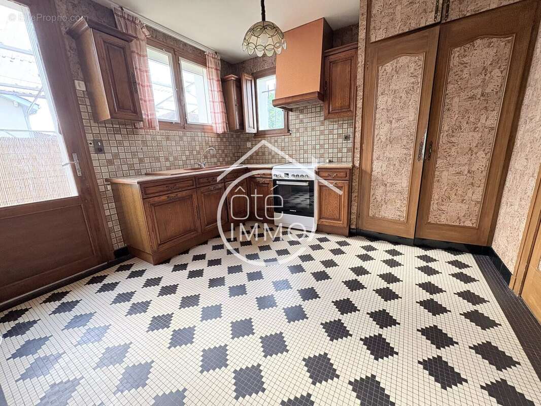 BERGERAC : Maison sur sous-sol 4 pièces de 105m² avec jardin - photo 3