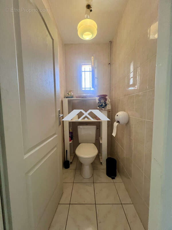 Maison à SAINT-QUENTIN-LA-POTERIE