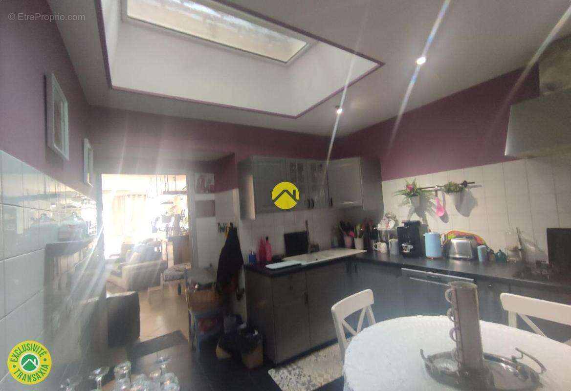 Commerce à VAILLY-SUR-SAULDRE