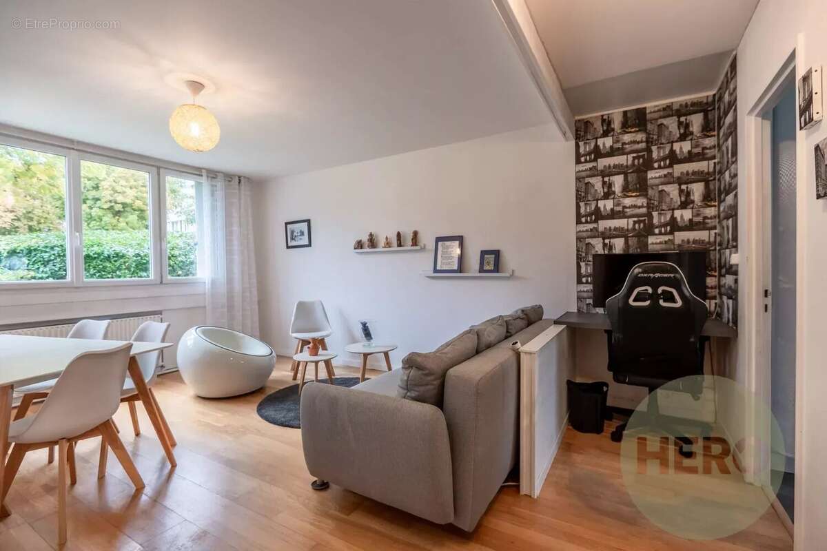 Appartement à BEYNES