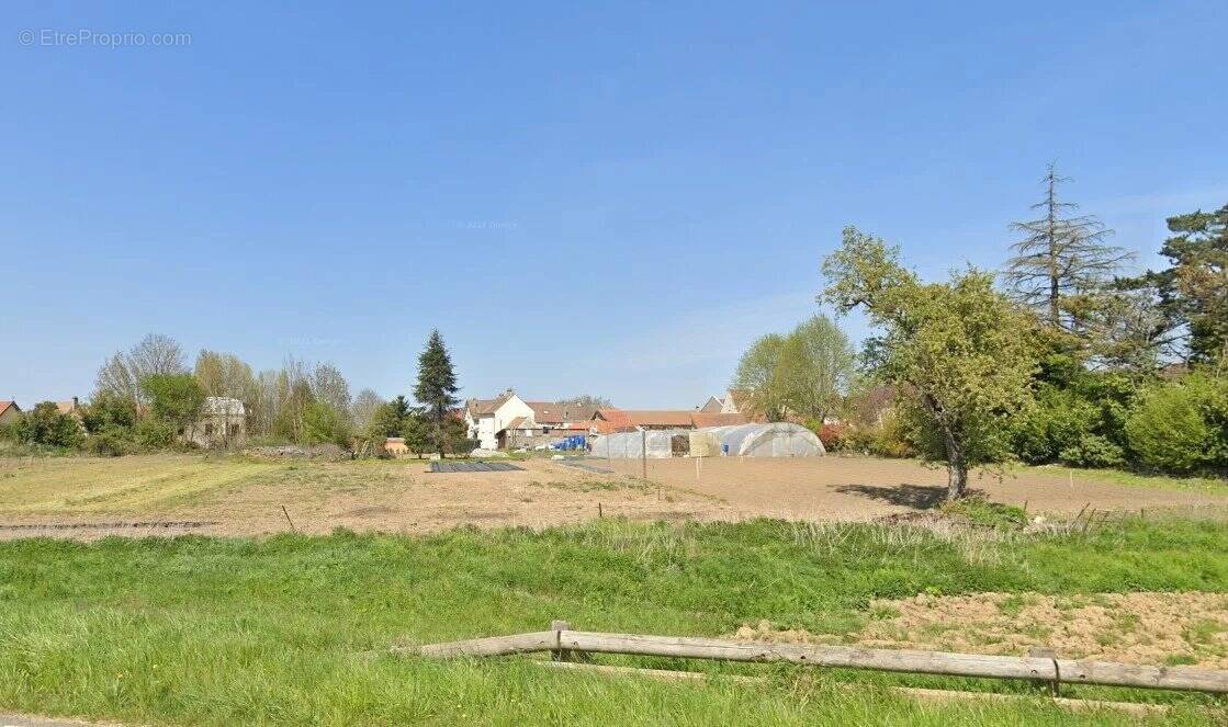 Terrain à VILLIERS-LE-SEC