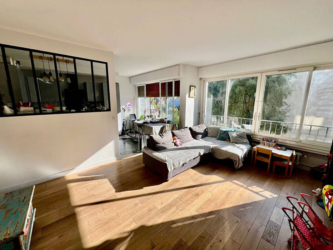 Appartement à VILLE-D'AVRAY