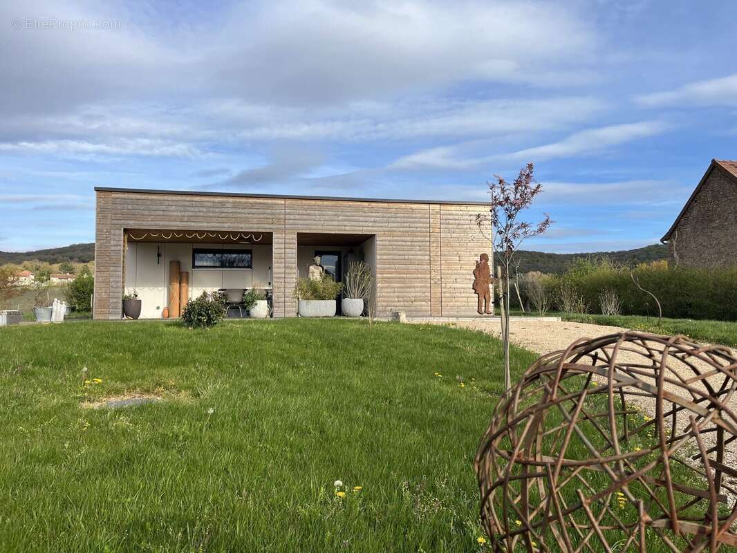 Maison à LA CHAPELLE-SOUS-BRANCION