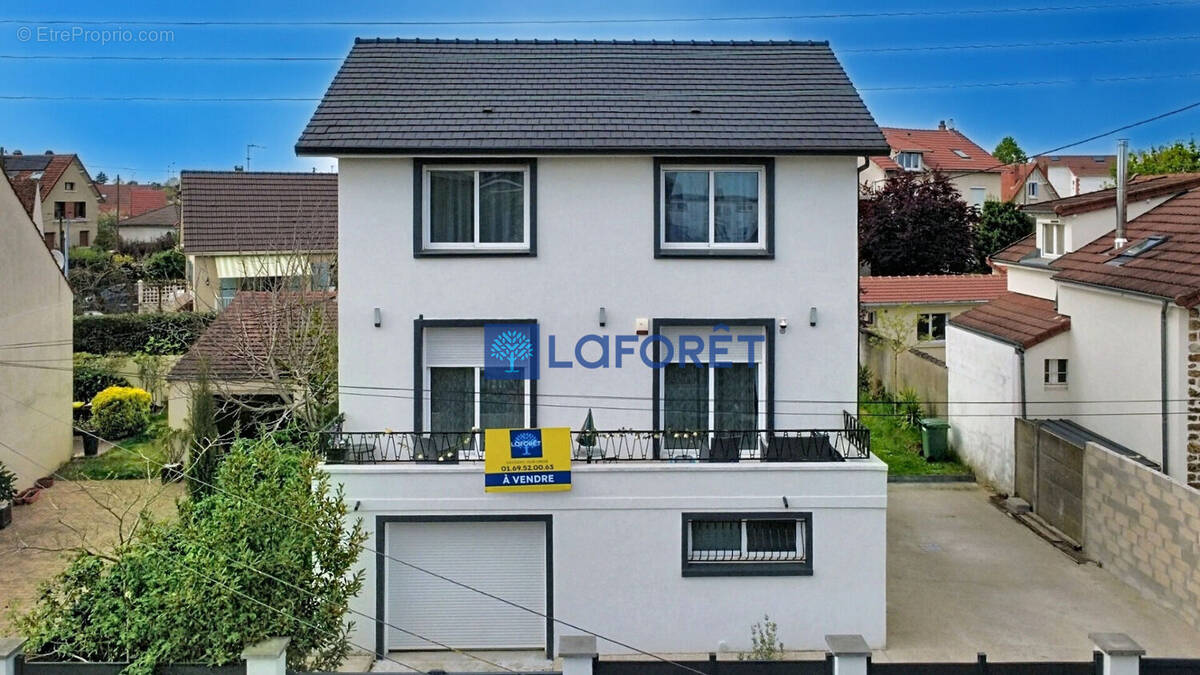 Maison à SAVIGNY-SUR-ORGE