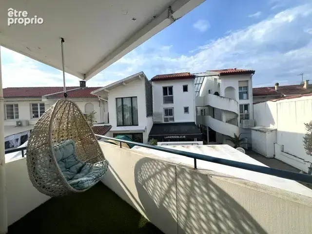 Appartement 2 pièces de 44 m2 en Hyper centre à Hossegor ! - photo 9
