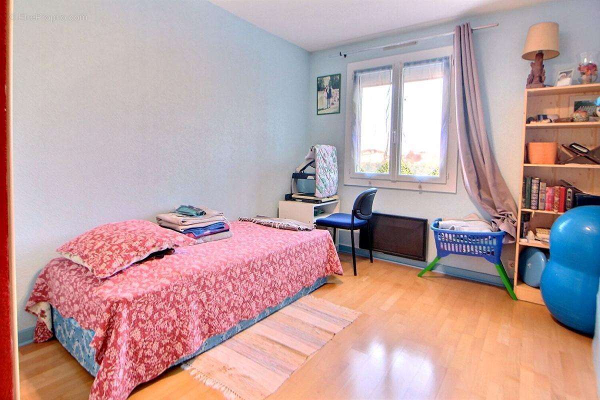 Maison à OUCHES