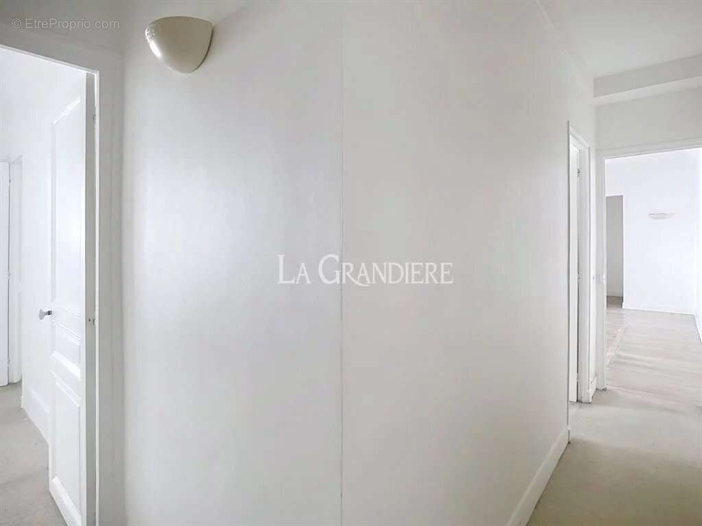 Paris 16 - Ranelagh - 4ème étage - 3 pièces - 2 chambres - 65 m2 - photo 11
