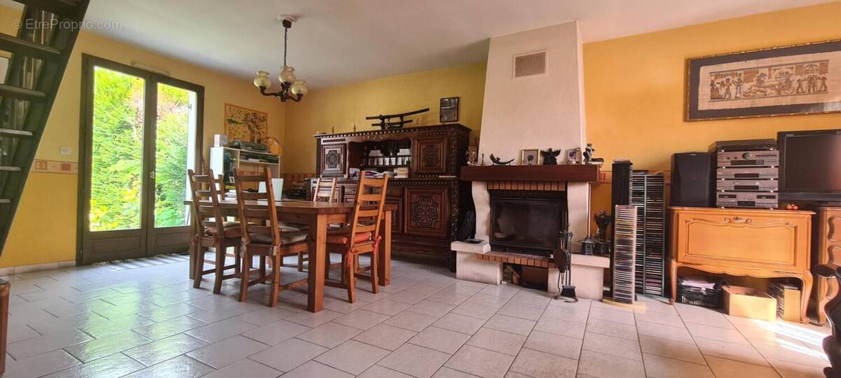 Maison à SAINTRY-SUR-SEINE