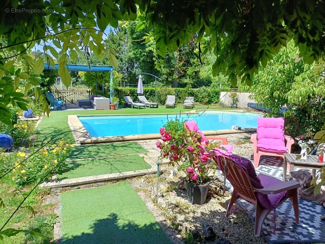 Charmante propriété équestre avec carrière en sable, granges, piscine et plus de 4 hectares de terrain - photo 20