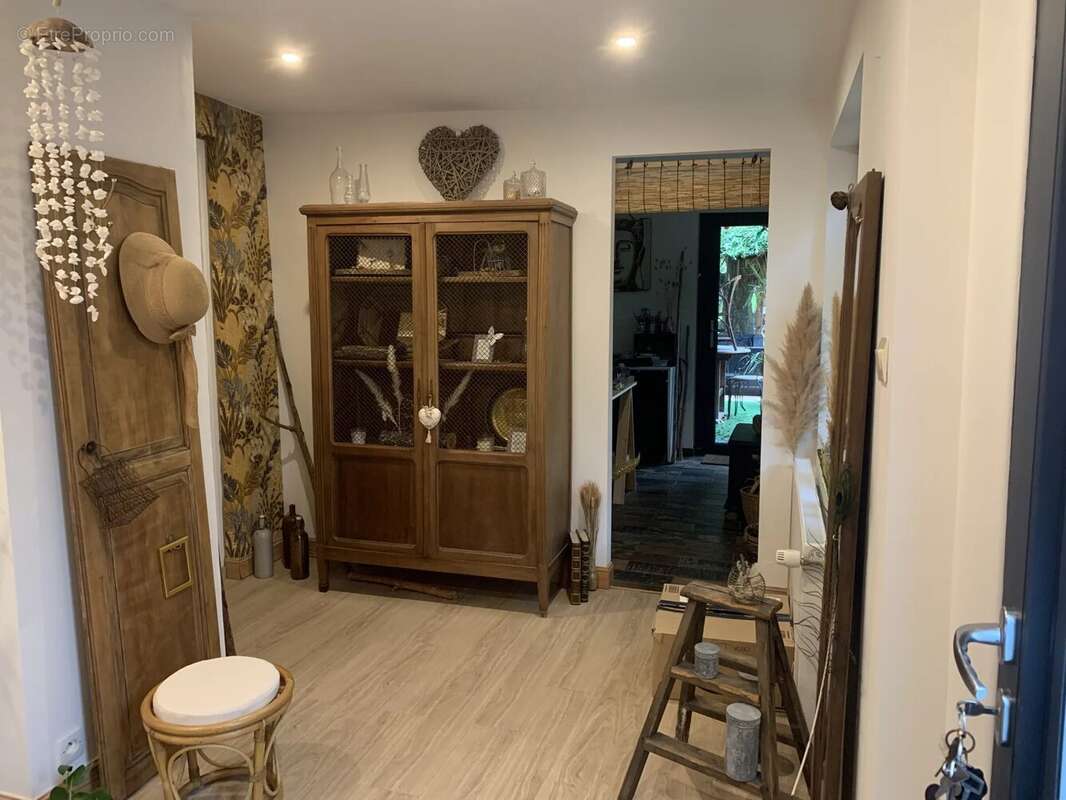 Maison à SAINT-SEURIN-DE-PRATS