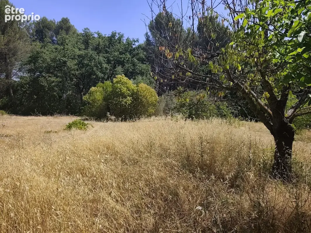Terrain à bâtir de 2000 m² à EGUILLES (13) - photo 2