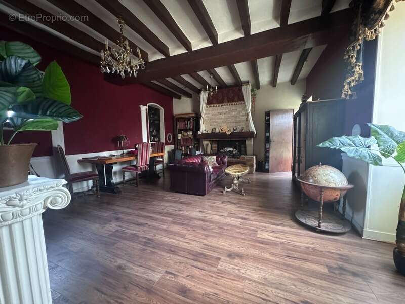 Maison à MARCE-SUR-ESVES