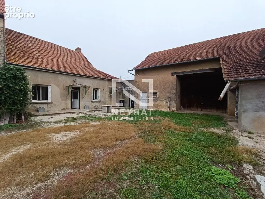 Maison à LES MAILLYS