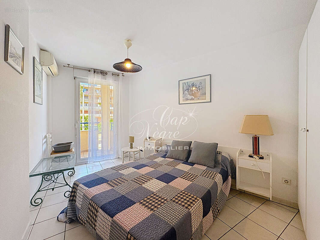 Appartement t2 avec parking à vendre en centre ville de cavalaire sur mer - golfe de saint tropez - photo 9