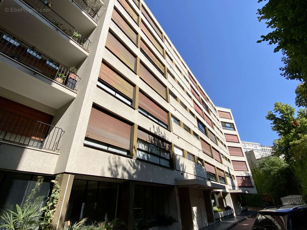 Appartement à PARIS-14E