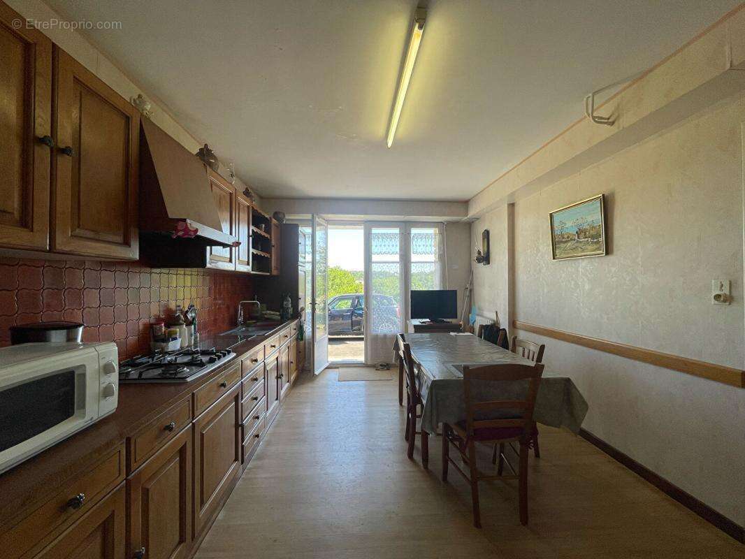 Brasparts - maison t6  de 110 m² - photo 8