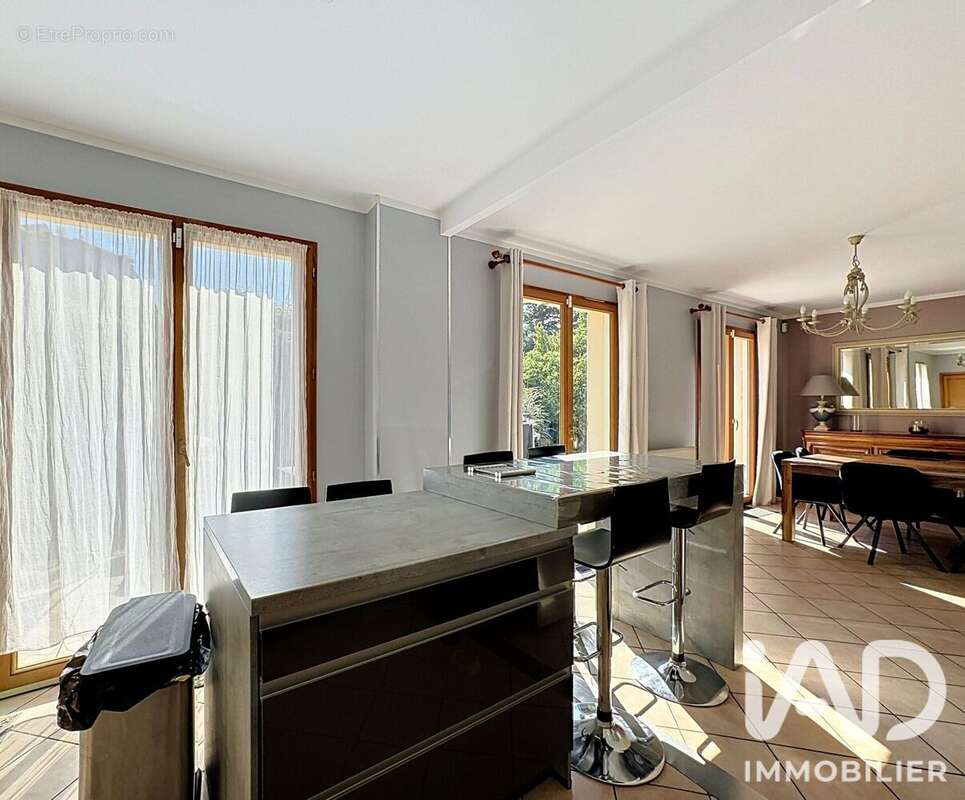 Maison 138 m² à Eragny  - photo 7