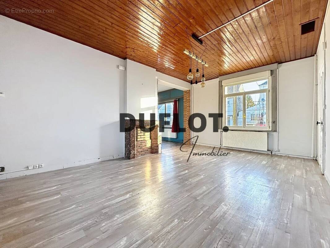 Maison à BEAURAINVILLE