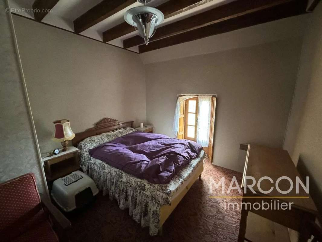 Maison à SAINT-MEDARD-LA-ROCHETTE