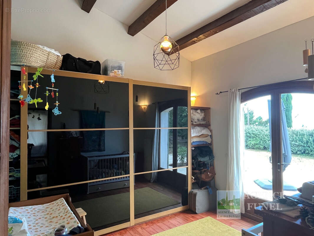 Maison à SAINT-CEZAIRE-SUR-SIAGNE