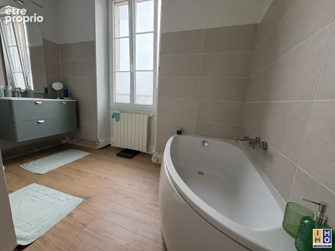 Salle de bains et douche 1er