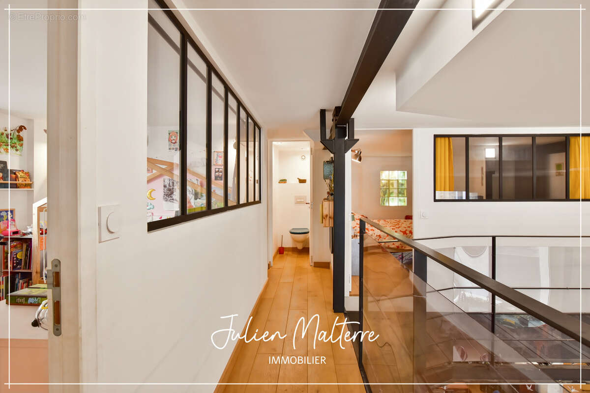 SAINT ETIENNE (42) - Exceptionnel LOFT de 165 m² avec 5 chambres et garage - Quartier Tréfilerie - photo 28