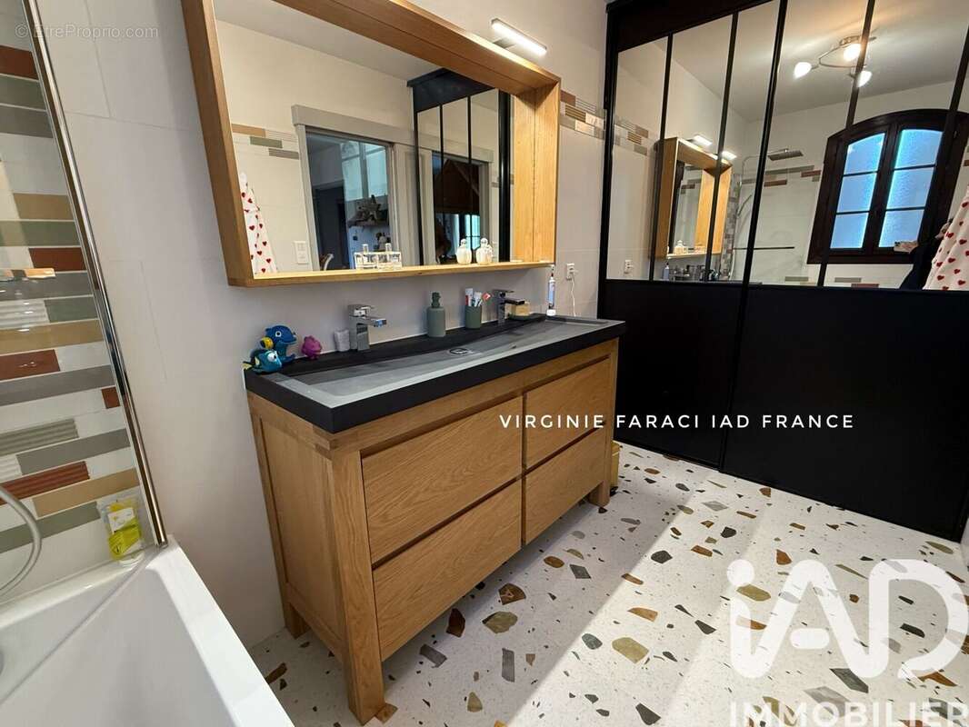 Photo 7 - Maison à LE CASTELLET