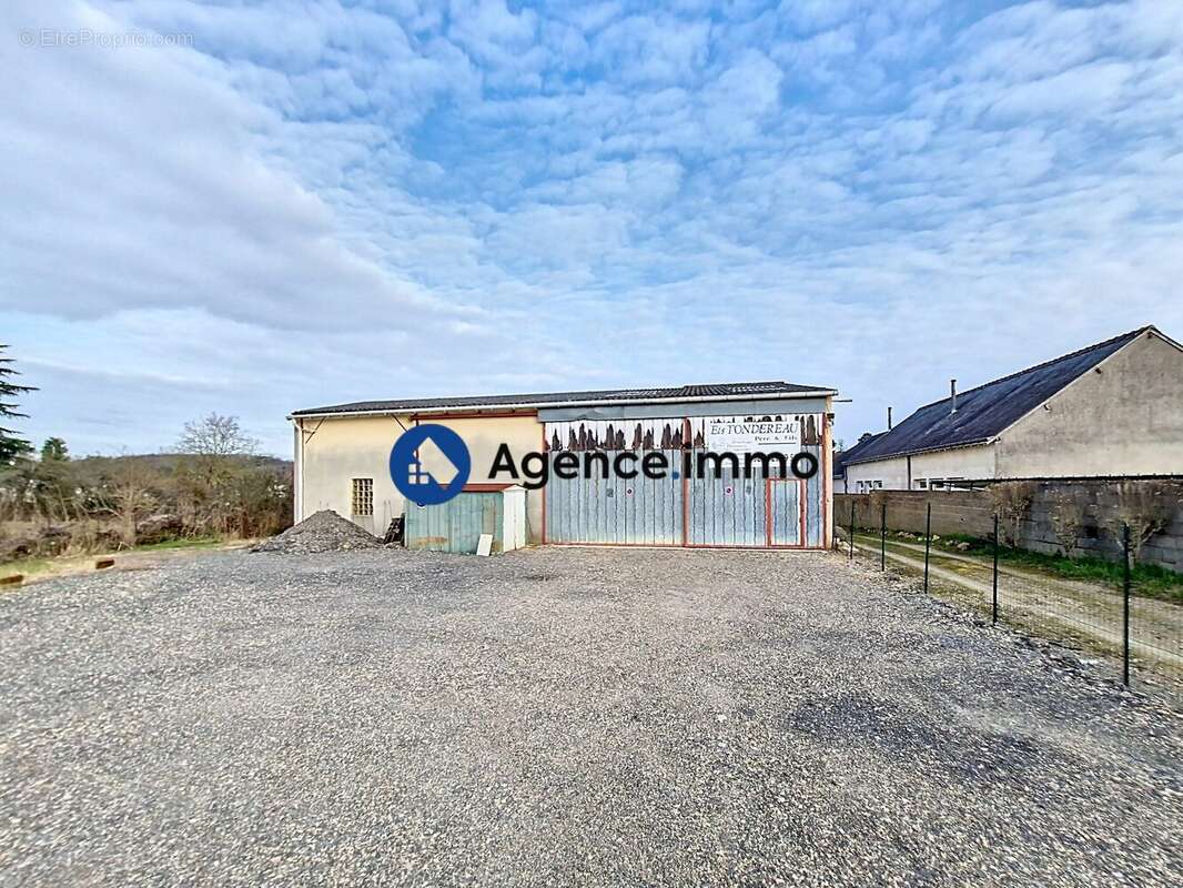 Commerce à SAINT-PATERNE-RACAN