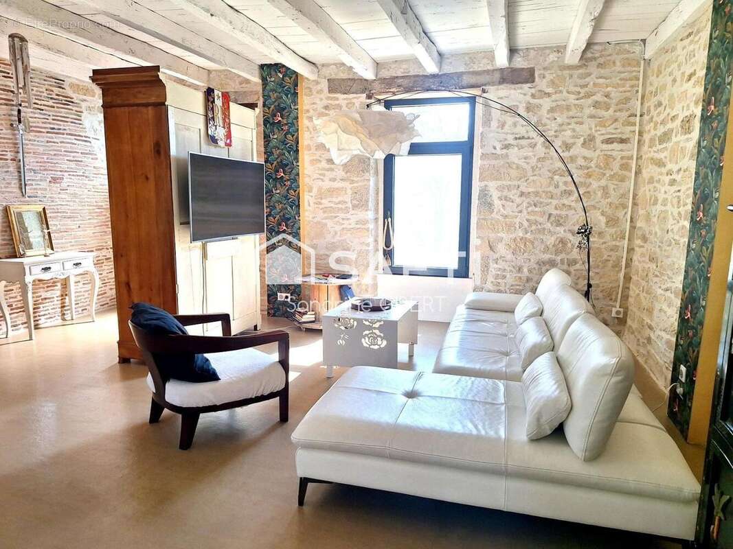 Maison 200 m² à Saint-Chamarand  - photo 4
