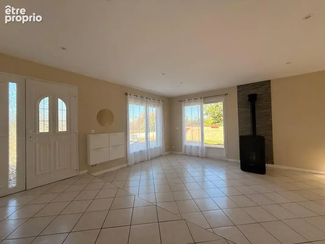 Saint Symphorien sur Saône, Maison de 120,87 m² , 4 chambres, double garage, terrain 696m² - photo 23
