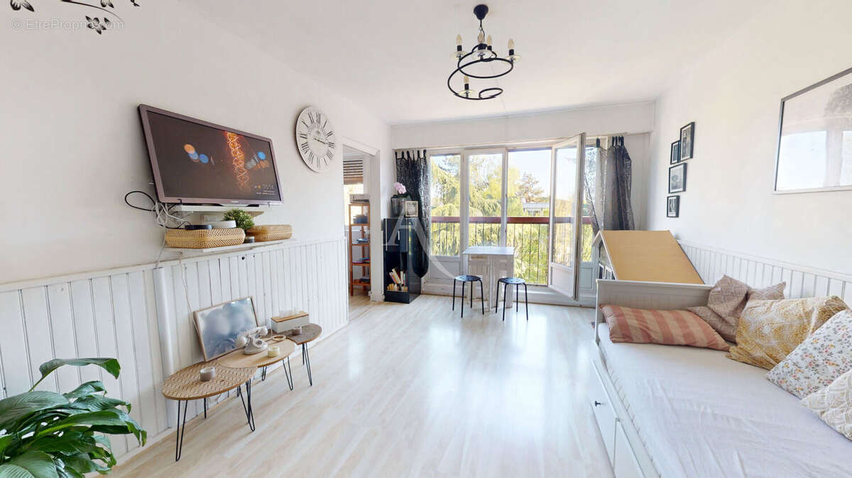 Appartement CHILLY-MAZARIN 4 pièces 72.23 m² - photo 2