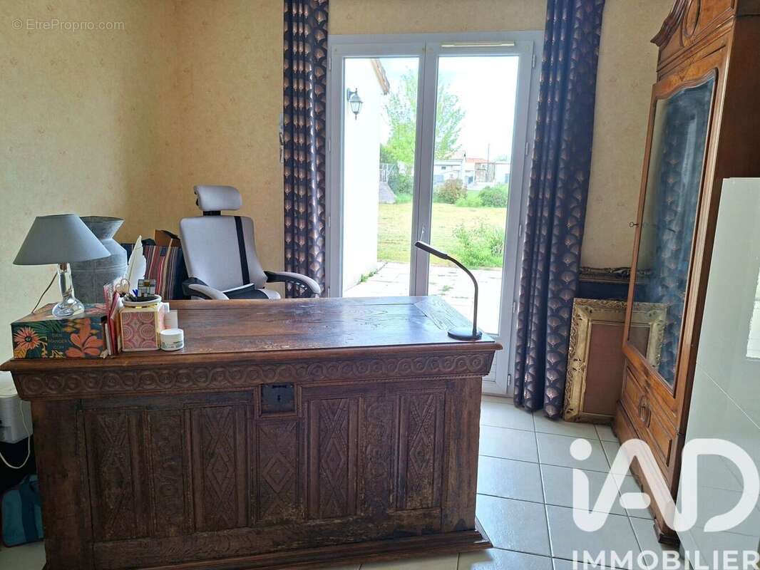 Maison 171 m² à Quincay  - photo 8