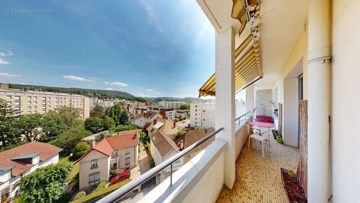 Chaprais : bel appartement 3 chambres avec vue Citadelle - photo 2